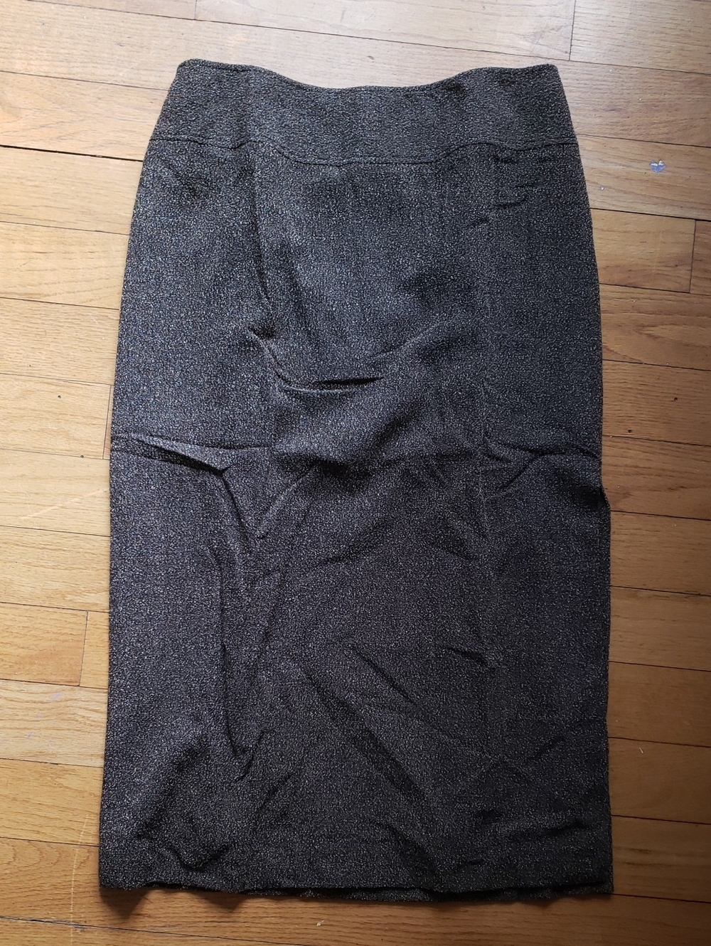 Ellen Tracy Shimmering Black Pencil Skirt - Sleek Metallic Finish